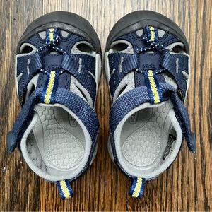 KEEN Toddler Newport H2 Closed Toe Water Sandals in Blue/Gray, Size 5